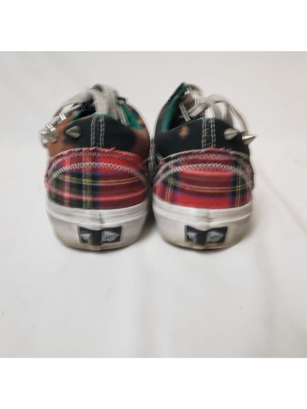 Vans Leather Metal Spiked Low Top Lace Up Sneakers Black/Red Plaid RARE - Picture 11 of 15